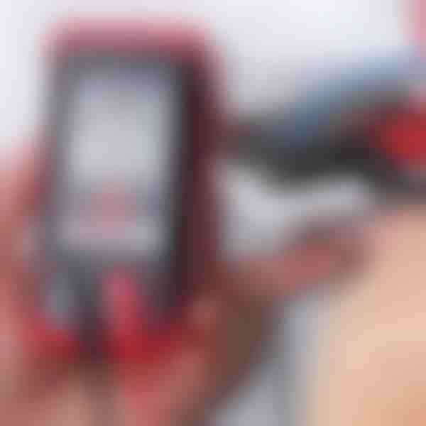 Ručný digitálny voltmeter | AMPTRON